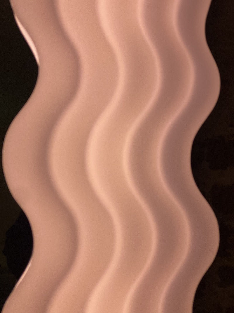 Ultrafragola Mirror by Ettore Sottsass - close up of the waves